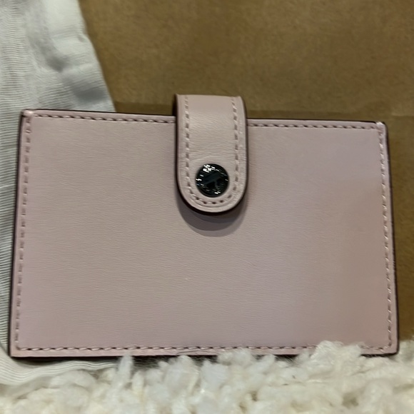 This is New w/ tag ! Really pretty pink / lavender, with 5 openings. - Picture 2 of 12